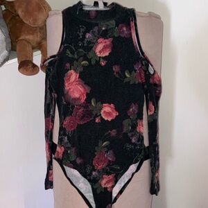 Small Xhilaration floral open shoulder mock neck bodysuit